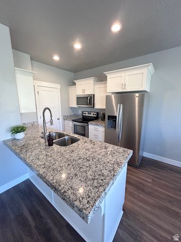 7427 N COTTAGE LN, Eagle Mountain, UT 84005