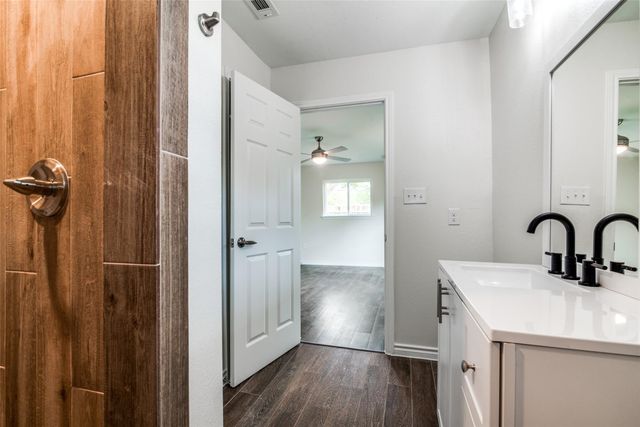 500 Lockwood ST, San Marcos, TX 78666