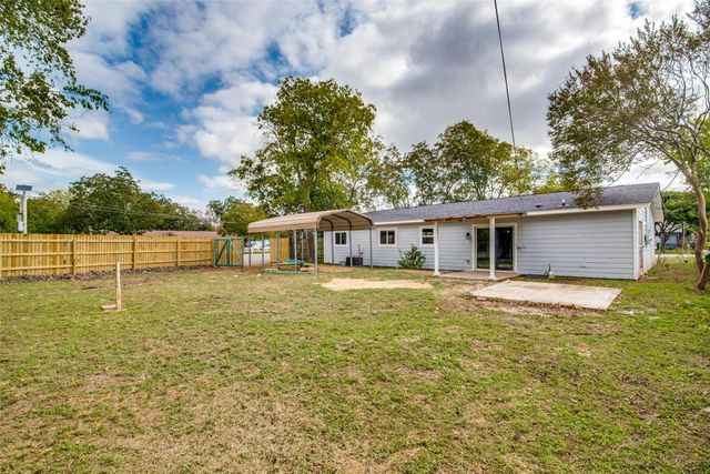 500 Lockwood ST, San Marcos, TX 78666