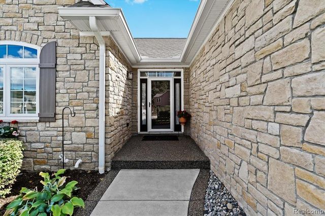 68 Fox Hollow Drive, Metamora, MI 48455