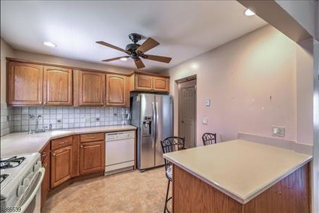 454 W 6Th Ave, Roselle Boro, NJ 07203