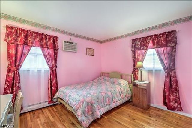 454 W 6Th Ave, Roselle Boro, NJ 07203