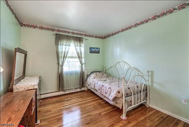 454 W 6Th Ave, Roselle Boro, NJ 07203