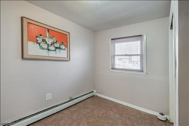 454 W 6Th Ave, Roselle Boro, NJ 07203