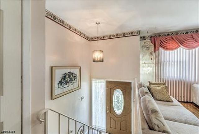 454 W 6Th Ave, Roselle Boro, NJ 07203