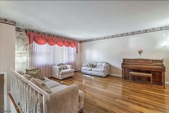 454 W 6Th Ave, Roselle Boro, NJ 07203