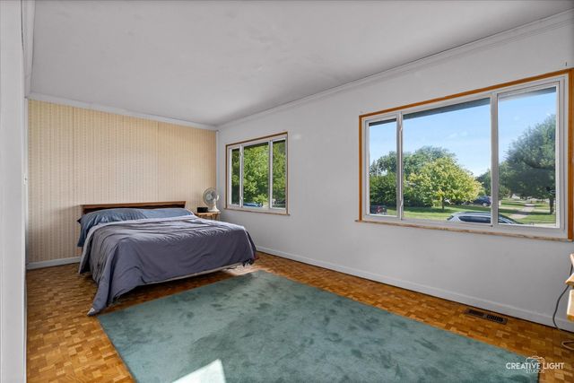 910 Southbridge Drive, Aurora, IL 60506