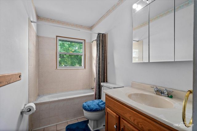 910 Southbridge Drive, Aurora, IL 60506