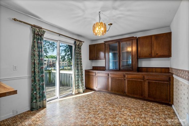 910 Southbridge Drive, Aurora, IL 60506