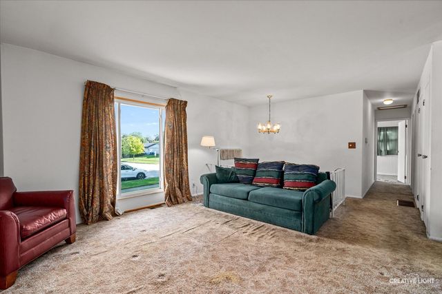 910 Southbridge Drive, Aurora, IL 60506