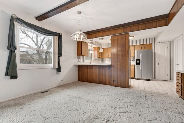 197 Smethwick Road, Elk Grove Village, IL 60007