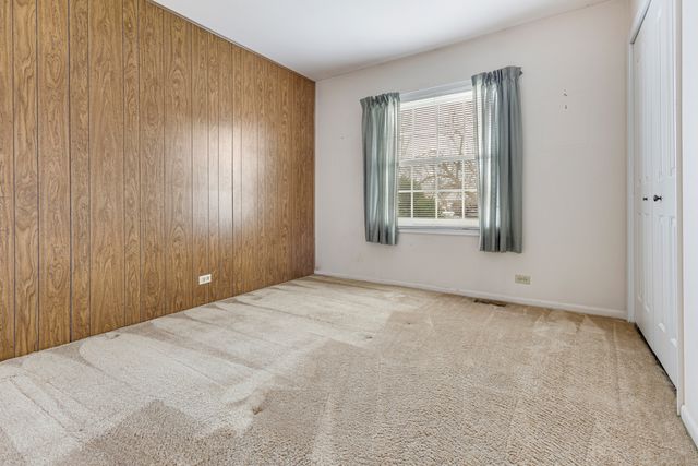 197 Smethwick Road, Elk Grove Village, IL 60007