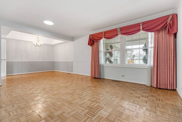 197 Smethwick Road, Elk Grove Village, IL 60007