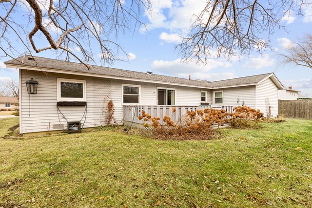 197 Smethwick Road, Elk Grove Village, IL 60007