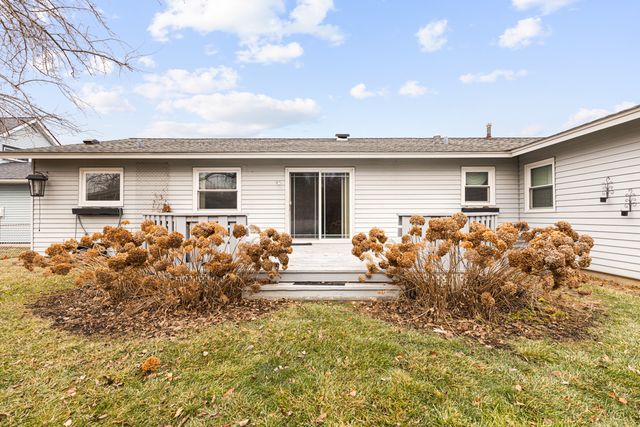 197 Smethwick Road, Elk Grove Village, IL 60007
