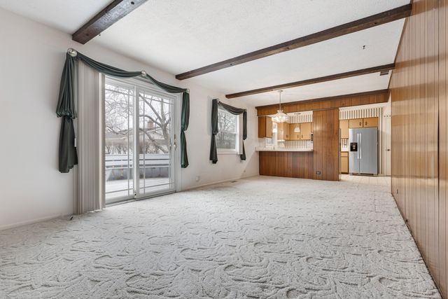 197 Smethwick Road, Elk Grove Village, IL 60007