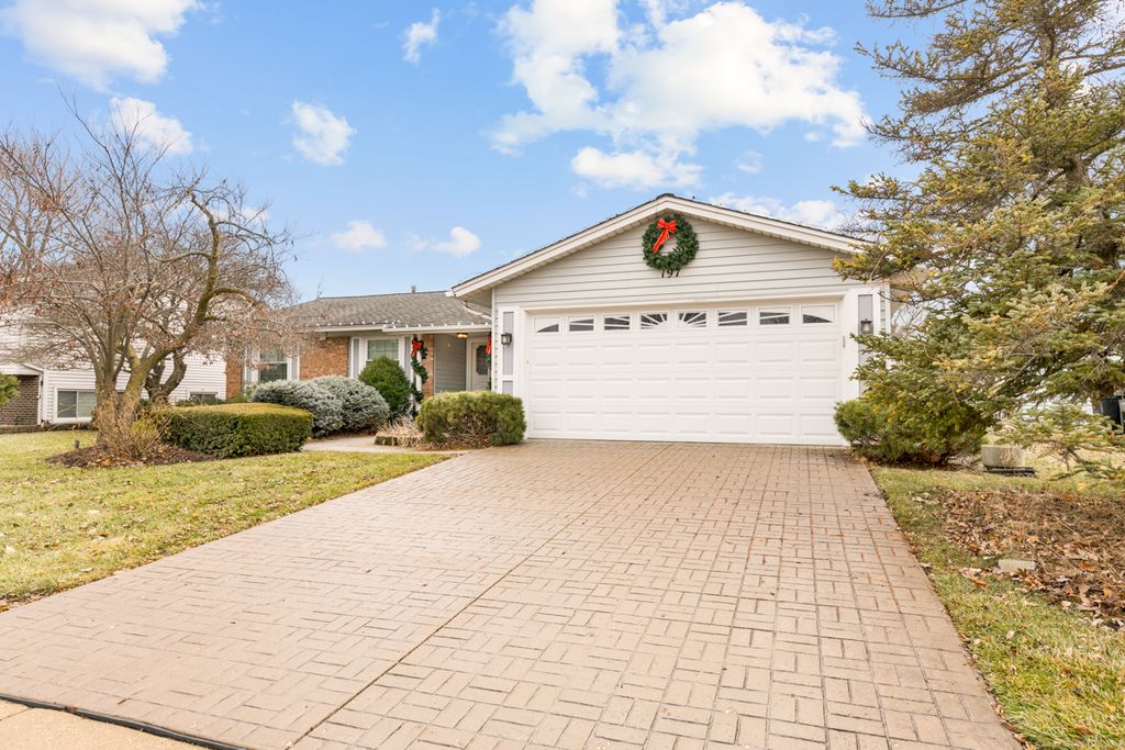 197 Smethwick Road, Elk Grove Village, IL 60007
