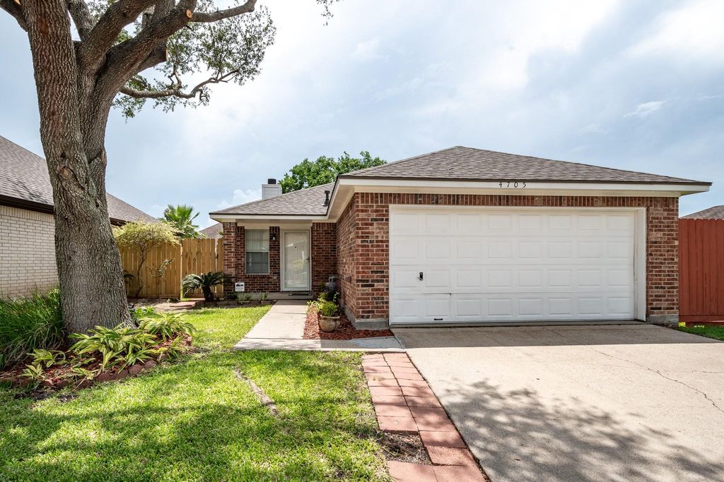 4705 Meadowood Drive, Baytown, TX 77521