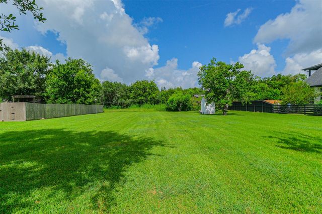 3524 Charles Avenue, Pearland, TX 77584