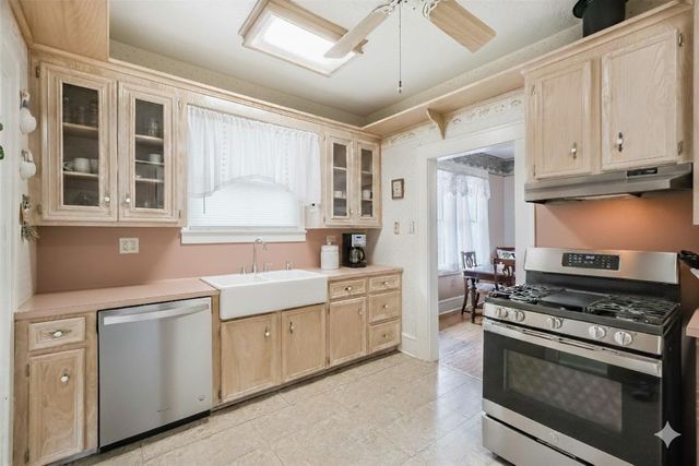 3524 Charles Avenue, Pearland, TX 77584