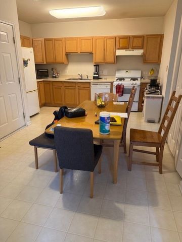 1298 Leonard Drive 1298, Schaumburg, IL 60193