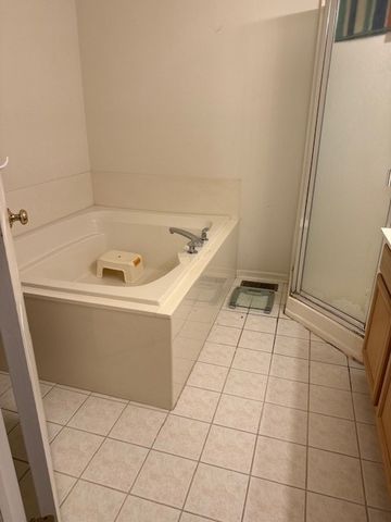 1298 Leonard Drive 1298, Schaumburg, IL 60193