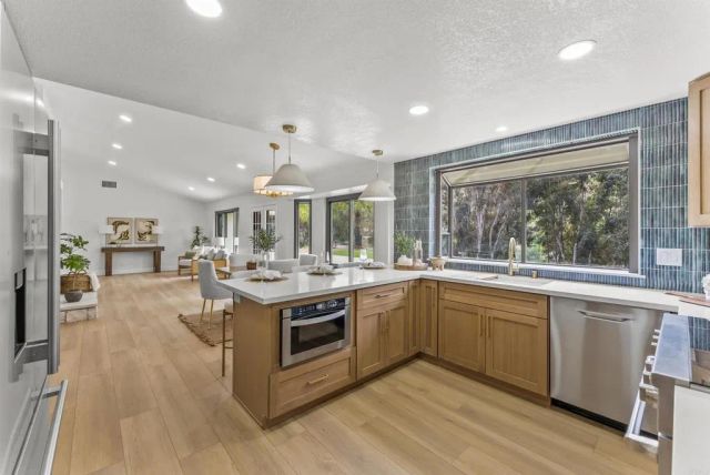 25945 Forest Drive, Escondido, CA 92026
