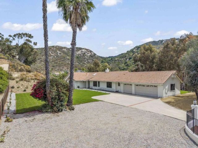 25945 Forest Drive, Escondido, CA 92026