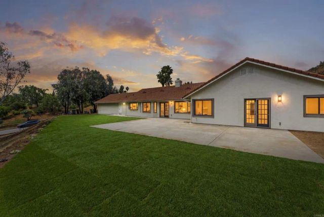25945 Forest Drive, Escondido, CA 92026