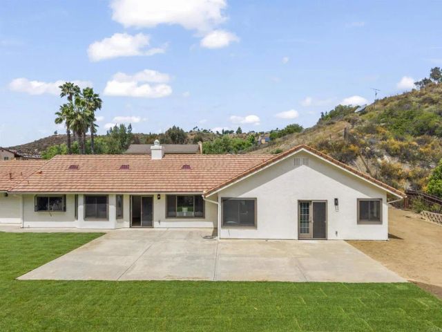 25945 Forest Drive, Escondido, CA 92026