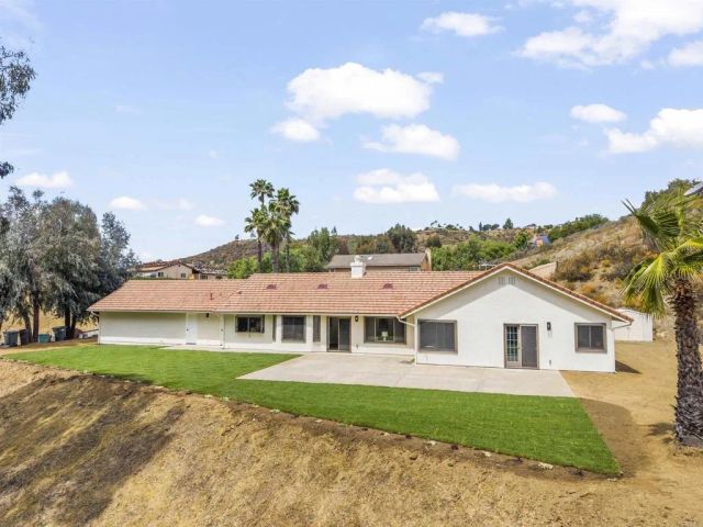25945 Forest Drive, Escondido, CA 92026