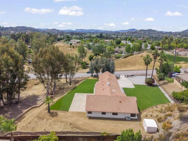 25945 Forest Drive, Escondido, CA 92026