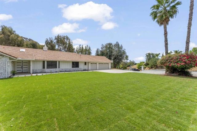 25945 Forest Drive, Escondido, CA 92026