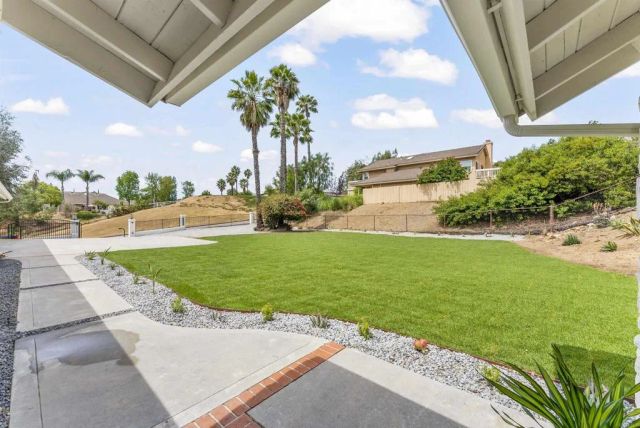 25945 Forest Drive, Escondido, CA 92026