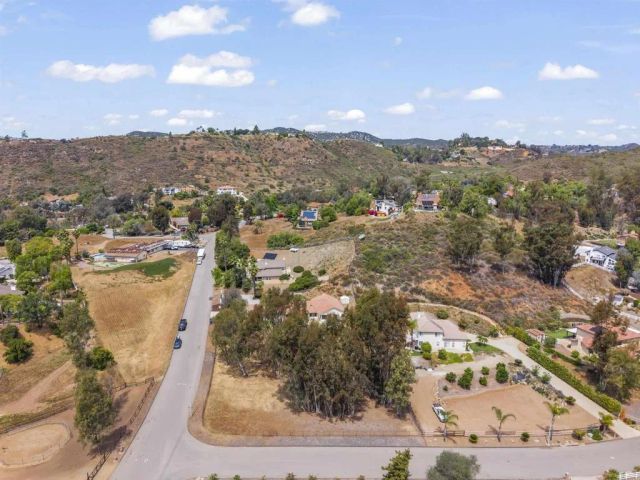 25945 Forest Drive, Escondido, CA 92026