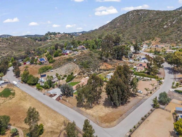 25945 Forest Drive, Escondido, CA 92026