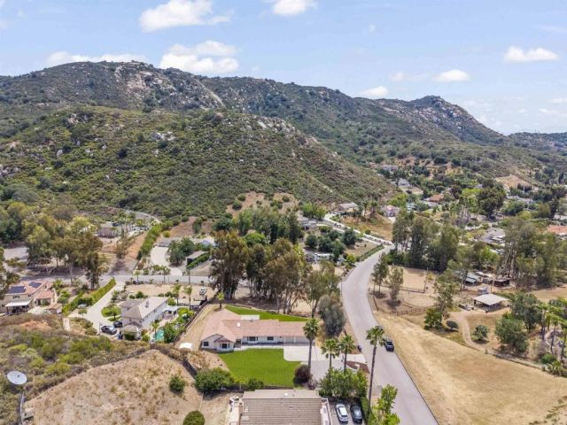 25945 Forest Drive, Escondido, CA 92026