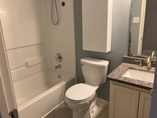 284 Loon Lake DR, Kyle, TX 78640