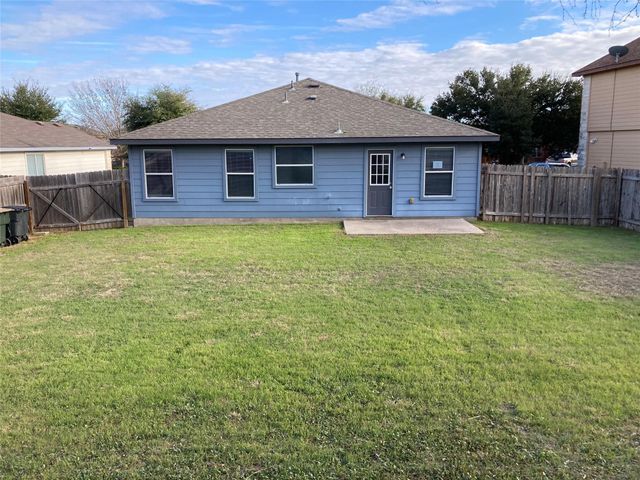 284 Loon Lake DR, Kyle, TX 78640