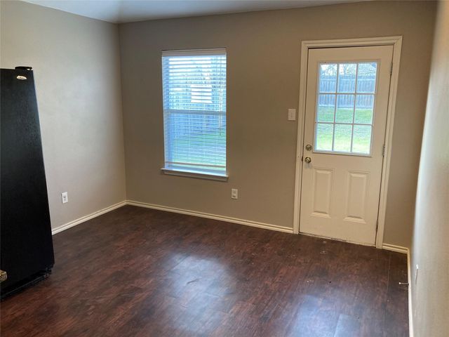 284 Loon Lake DR, Kyle, TX 78640