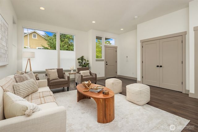 4106 30th Avenue S, Seattle, WA 98108