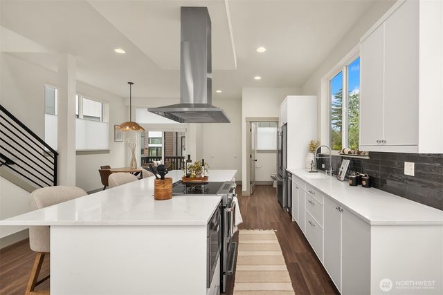 4106 30th Avenue S, Seattle, WA 98108
