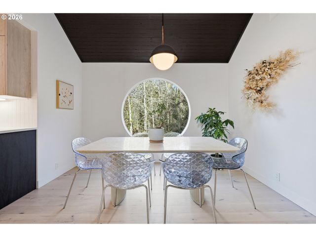 14863 TWIN FIR Ct, Lake Oswego, OR 97035