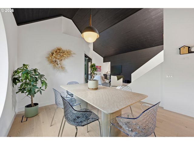 14863 TWIN FIR Ct, Lake Oswego, OR 97035