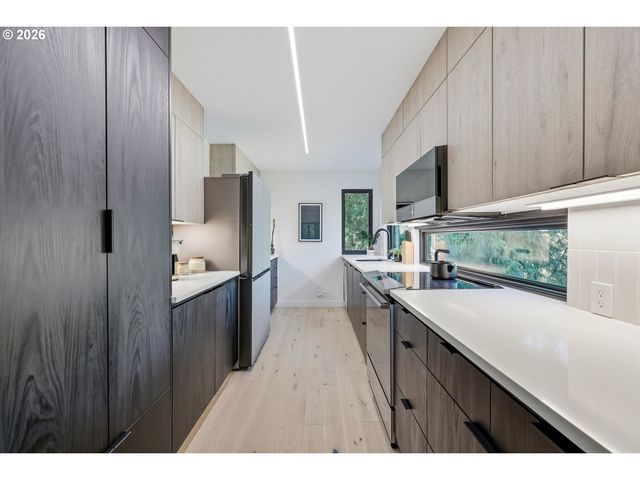 14863 TWIN FIR Ct, Lake Oswego, OR 97035