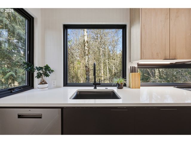 14863 TWIN FIR Ct, Lake Oswego, OR 97035