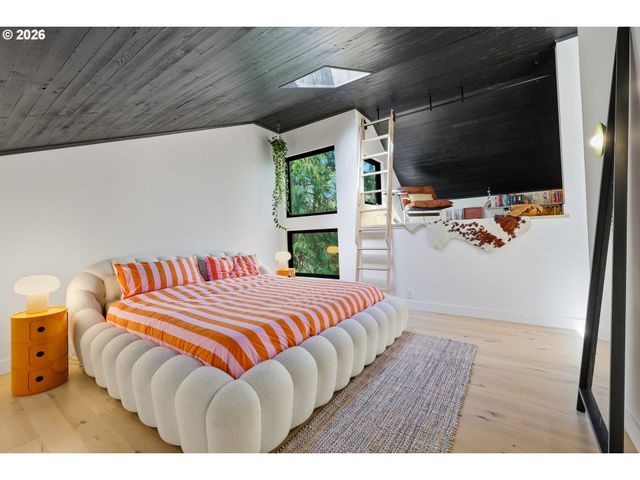 14863 TWIN FIR Ct, Lake Oswego, OR 97035