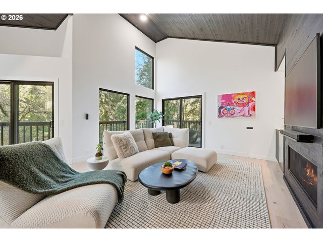 14863 TWIN FIR Ct, Lake Oswego, OR 97035