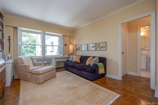 1 Stoneleigh 5J, Bronxville, NY 10708