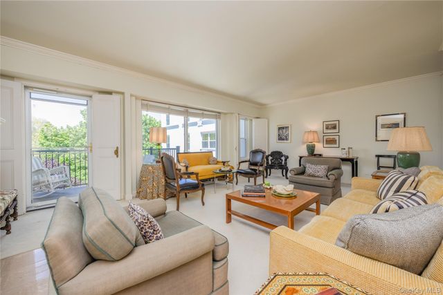 1 Stoneleigh 5J, Bronxville, NY 10708